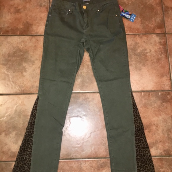 Custom bell bottom jeans size 10 stretch - Picture 3 of 5